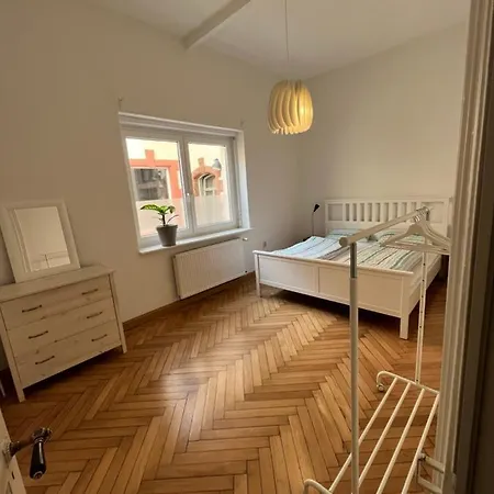 Апартаменты Haus Mittendrin Нойштадт-ан-дер-Вайнштрасе