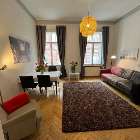 Haus Mittendrin Нойштадт-ан-дер-Вайнштрасе